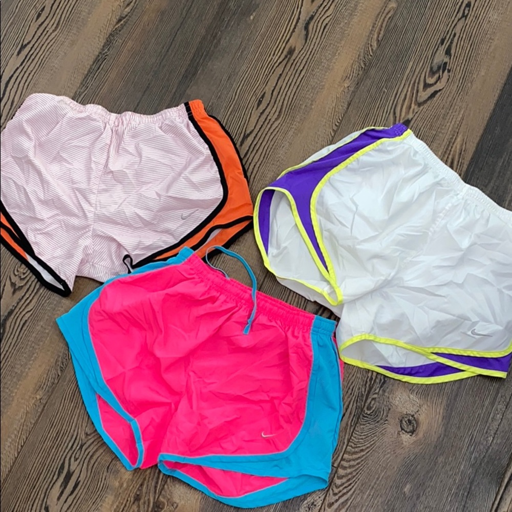 Nike shorts size small